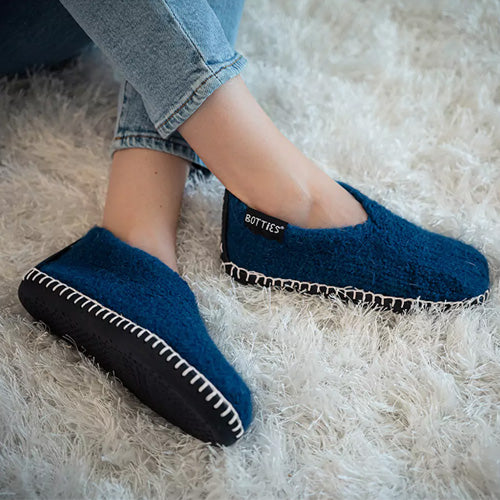 Botties Box "indigo + white"
